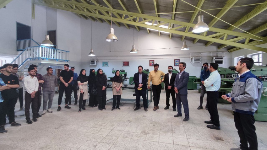 بازدید دانشجویان مهندسی مکانیک دانشگاه از مرکز فنی و حرفه¬ای شماره یک بیرجند