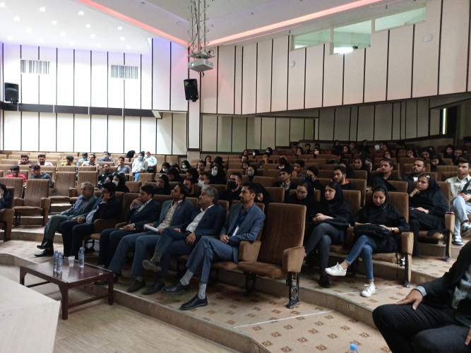 برگزاری کارگاه ایده پردازی در دومین جشنواره تولید، دانش‌بنیان و کارآفرینی دانشگاه صنعتی بیرجند