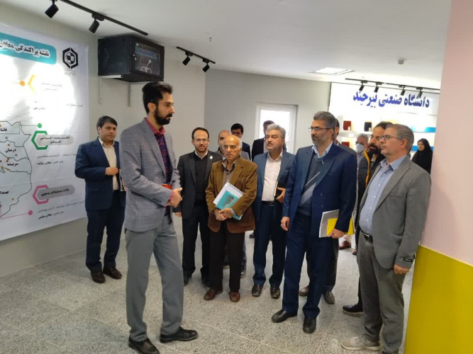 بازدید رئیس پارک علم و فناوری خراسان جنوبی از مرکز نوآوری دانشگاه صنعتی بیرجند