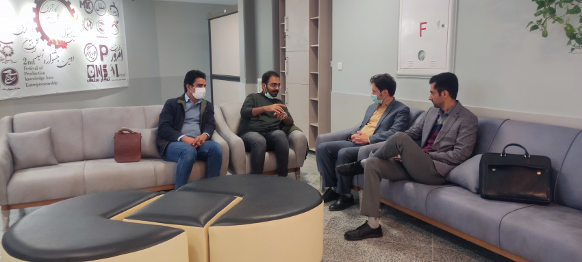 بازدید مدیران کشتارگاه قائن طیور از مرکز نوآوری دانشگاه صنعتی بیرجند
