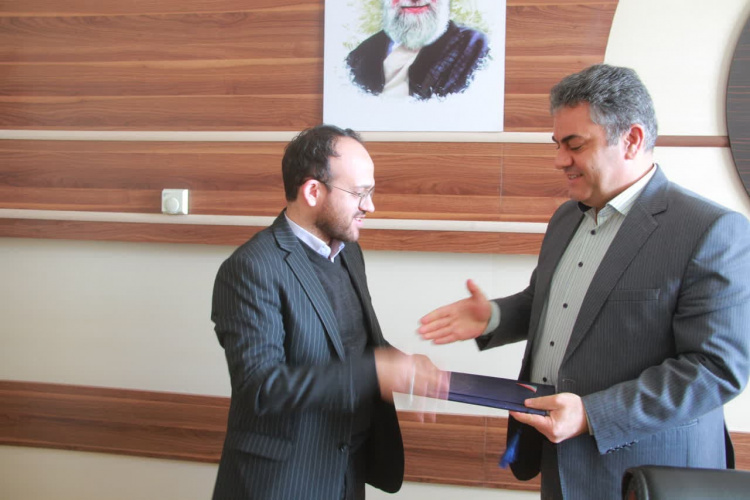 تقدیر از شرکت توزیع نیروی برق استان به عنوان همکار اجرایی برگزیده دانشگاه صنعتی بیرجند در سال ۱۴۰۱