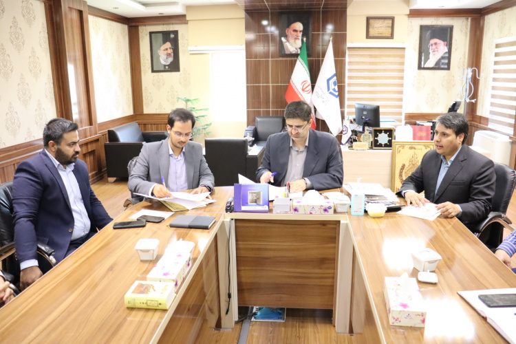 تفاهمنامه همکاری راهبردی میان شرکت کیان خاک ایرانیان و دانشگاه صنعتی بیرجند در تاریخ ۶ تیرماه ۱۴۰۲ در محل اتاق ریاست دانشگاه امضا شد.